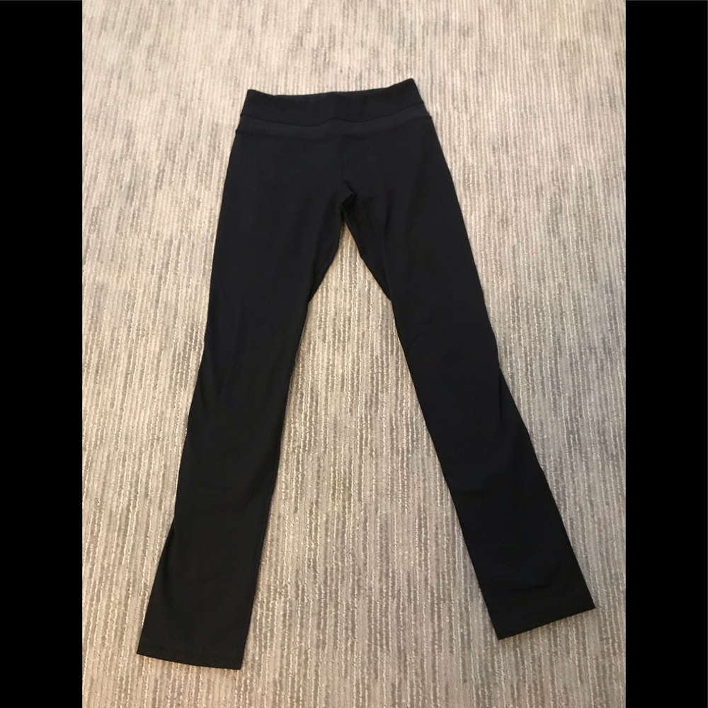 Black lululemon full length leggings.